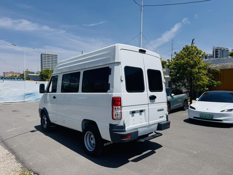 Iveco Daily - фото 3