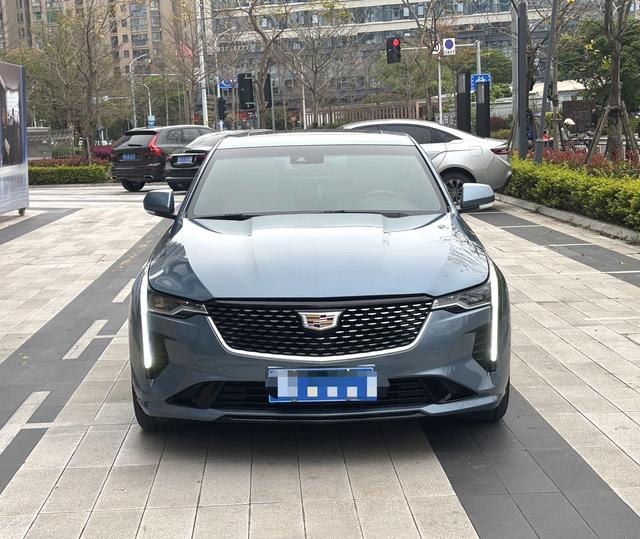 Cadillac CT4 - фото 1