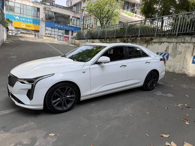 Cadillac CT4 - фото 1