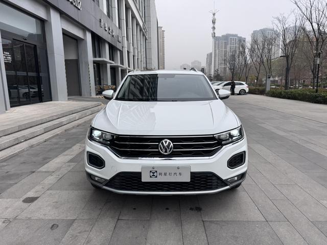 Volkswagen T-Roc - фото 1