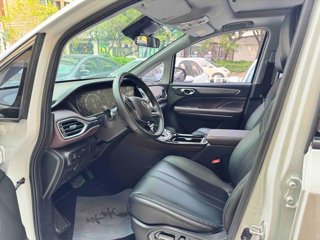 GAC Trumpchi Trumpchi M6 - фото 2