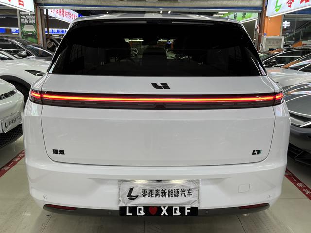 Li Auto L7 - фото 4