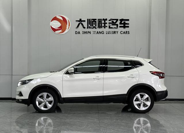 Nissan Qashqai - фото 2