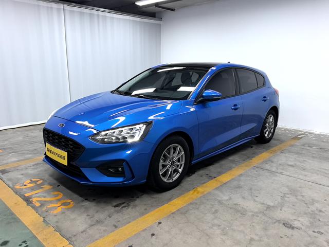Ford Focus - фото 0