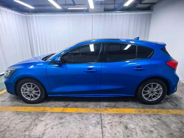 Ford Focus - фото 3