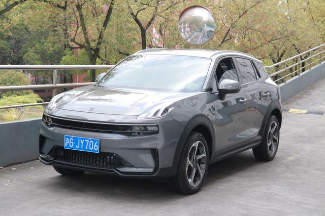 Lynk & Co 06 - фото 0