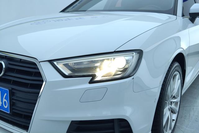 Audi A3 - фото 1
