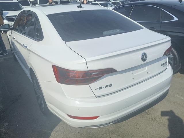 Volkswagen Sagitar - фото 4