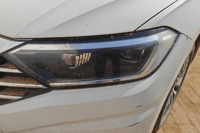 Volkswagen Sagitar - фото 1