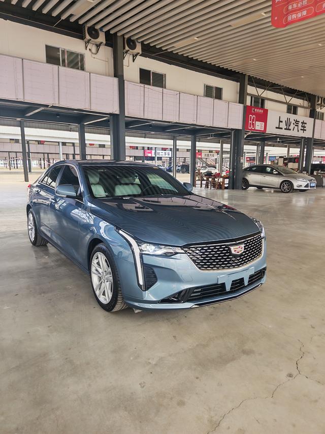 Cadillac CT4 - фото 1