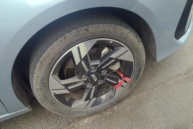 Geely Emgrand L Hi-P - фото 4