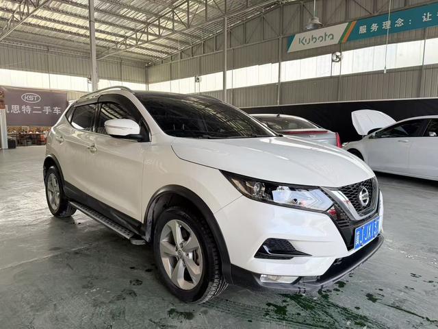 Nissan Qashqai - фото 2
