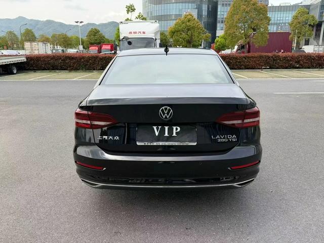 Volkswagen Lavida - фото 2