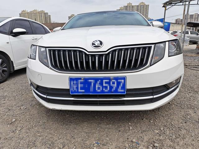 Skoda Octavia - фото 1