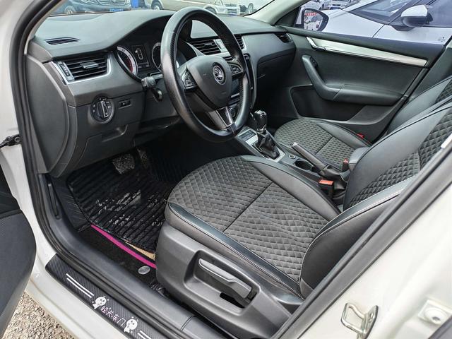 Skoda Octavia - фото 3