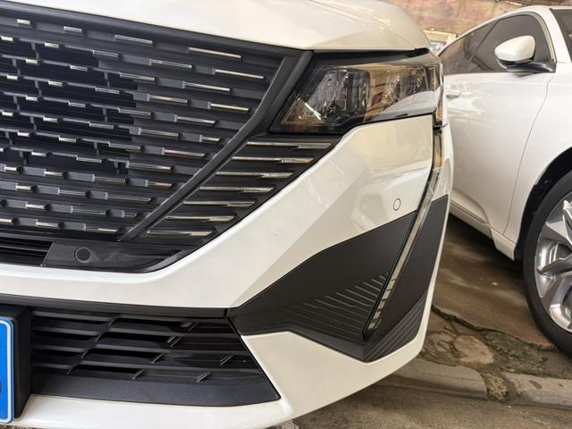 Peugeot 408 - фото 3