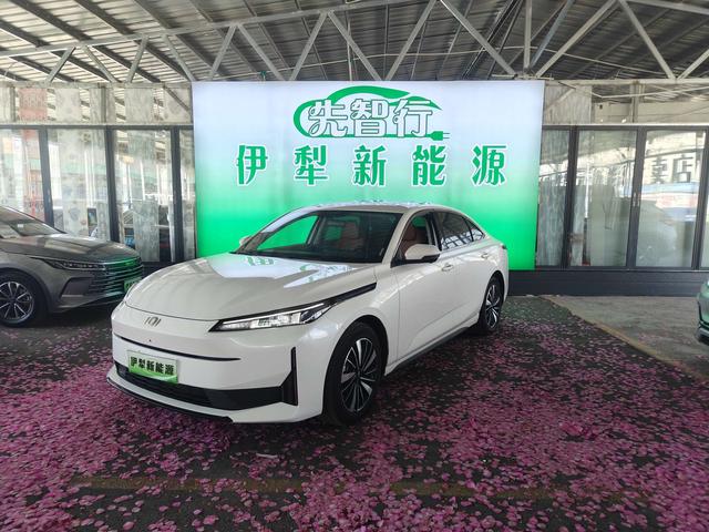 Changan Qiyuan A05 - фото 0