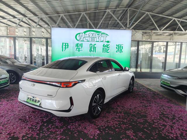 Changan Qiyuan A05 - фото 3