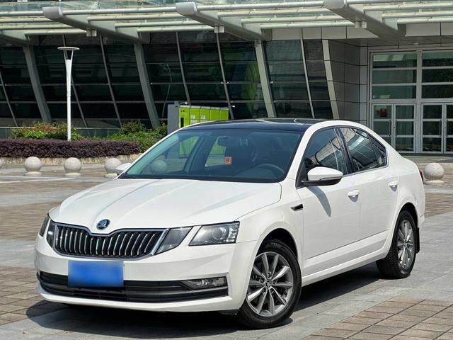Skoda Octavia - фото 0