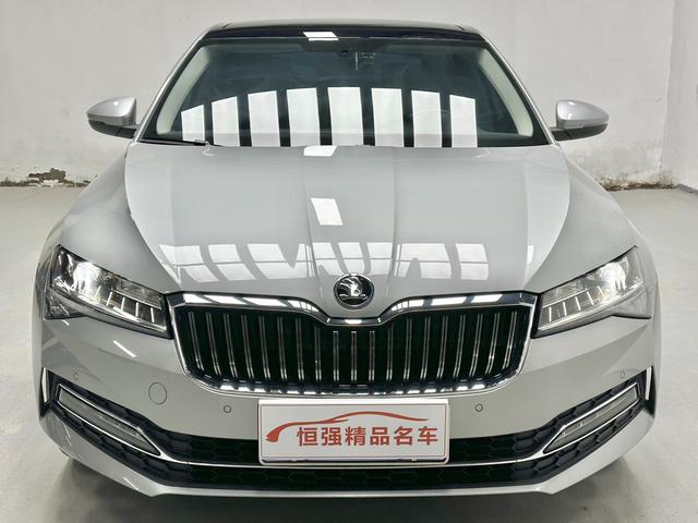 Skoda Superb - фото 1