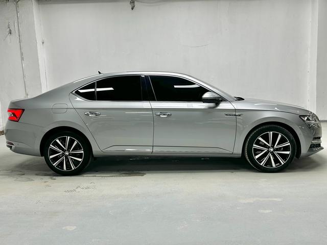 Skoda Superb - фото 3