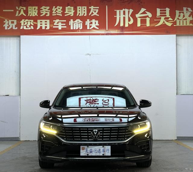 Volkswagen Passat - фото 1