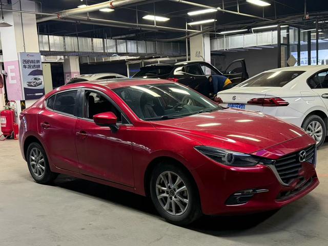 Mazda 3 Axela - фото 2