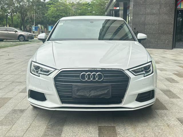 Audi A3 - фото 1