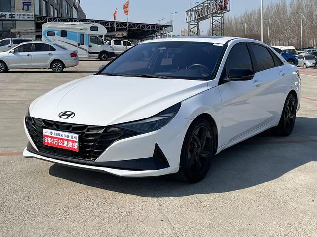 Hyundai Elantra - фото 0