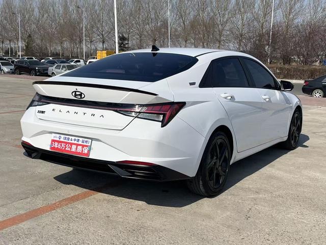 Hyundai Elantra - фото 4