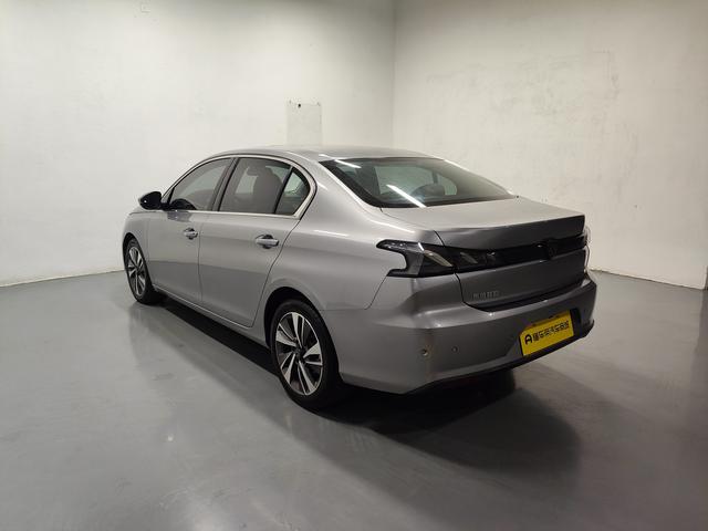 Peugeot 408 - фото 4