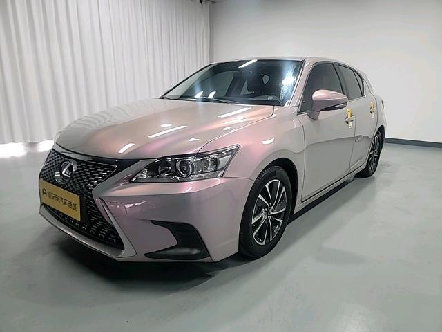 Lexus CT - фото 0