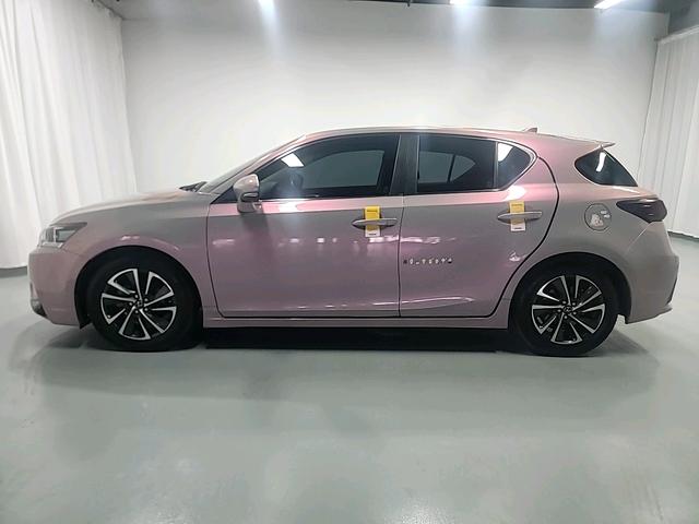 Lexus CT - фото 3