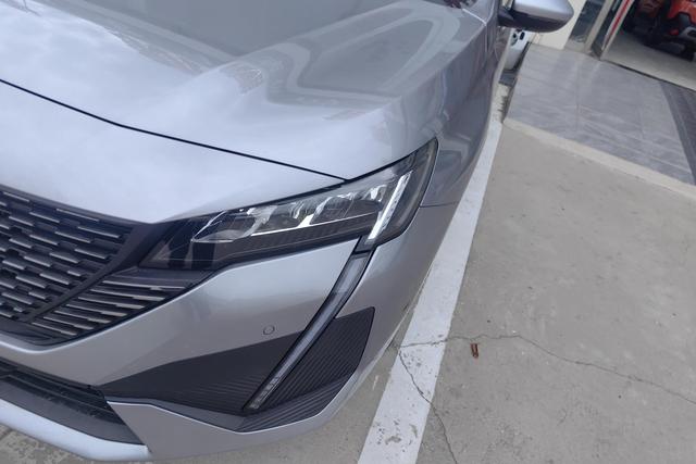 Peugeot 408 - фото 1