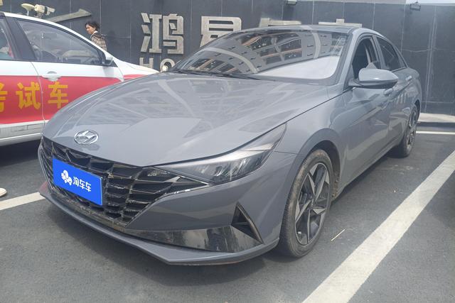 Hyundai Elantra - фото 0