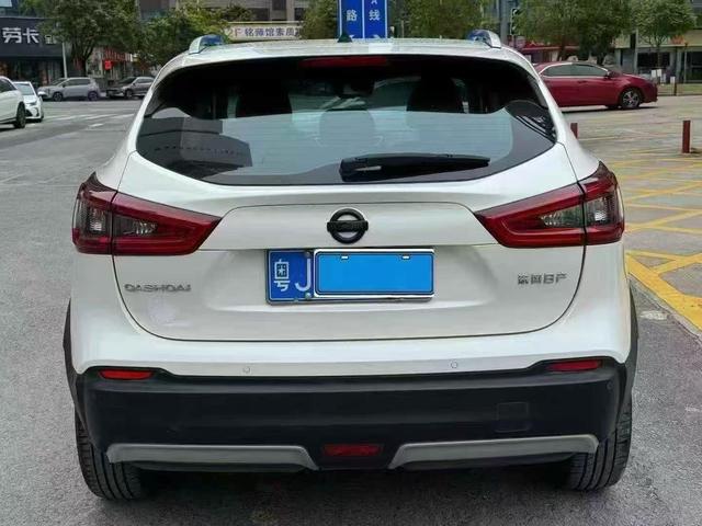 Nissan Qashqai - фото 4