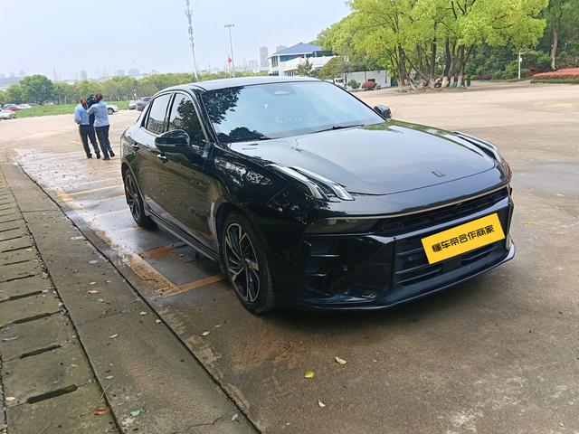 Lynk & Co 03 - фото 2