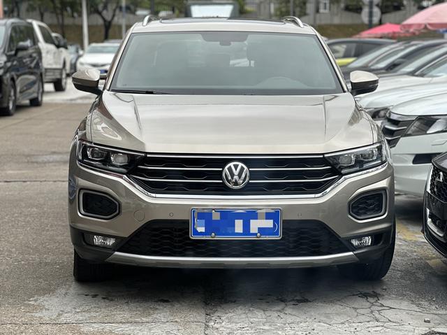 Volkswagen T-Roc - фото 1