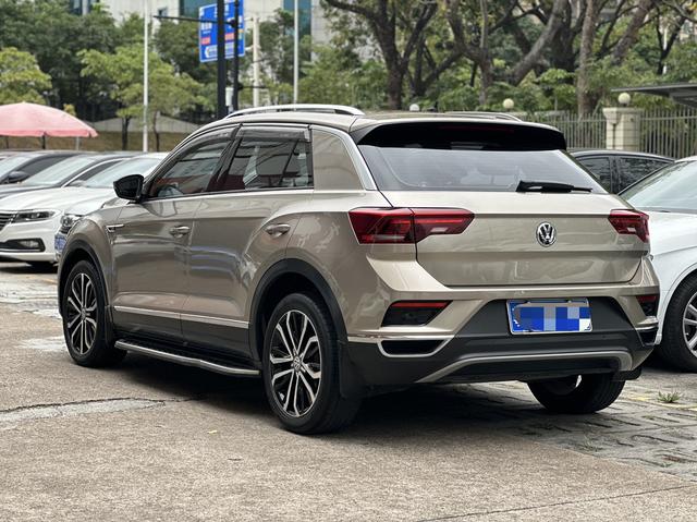 Volkswagen T-Roc - фото 3