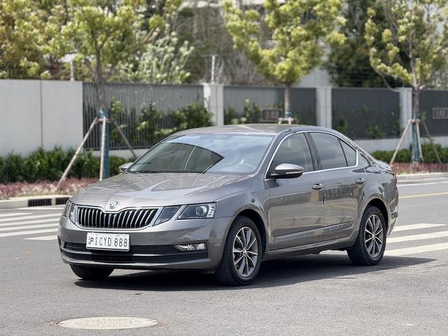 Skoda Octavia - фото 0