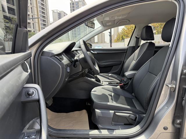Skoda Octavia - фото 4