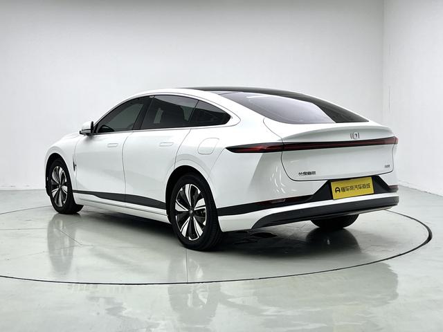 Changan Qiyuan A07 - фото 4