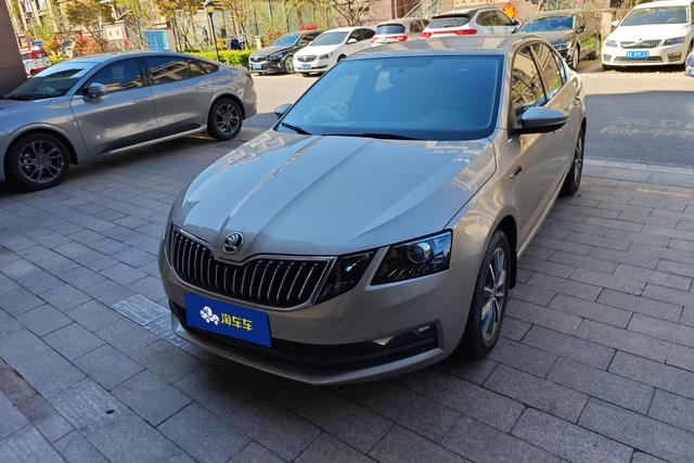 Skoda Octavia - фото 2