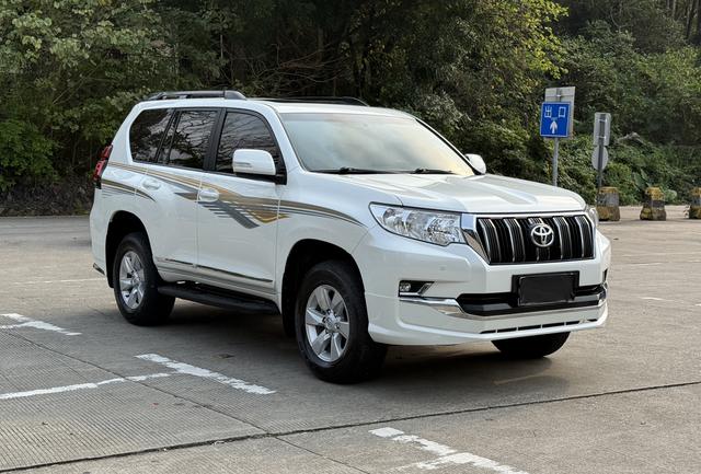Toyota Prado (Import) - фото 1