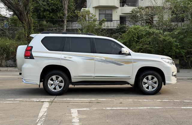 Toyota Prado (Import) - фото 2