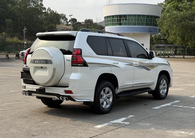 Toyota Prado (Import) - фото 3
