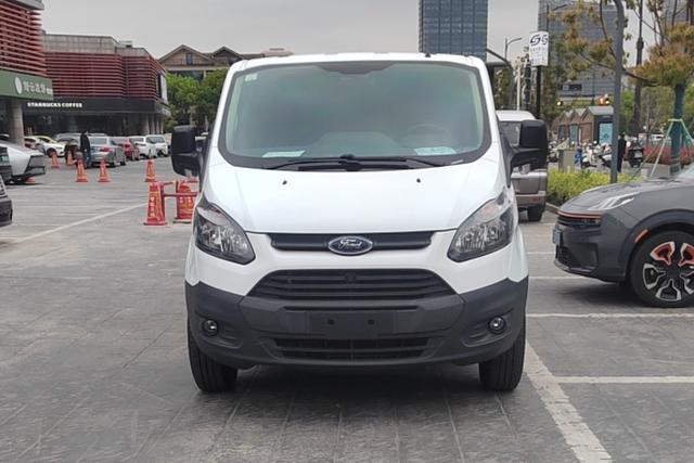 Ford Transit - фото 1