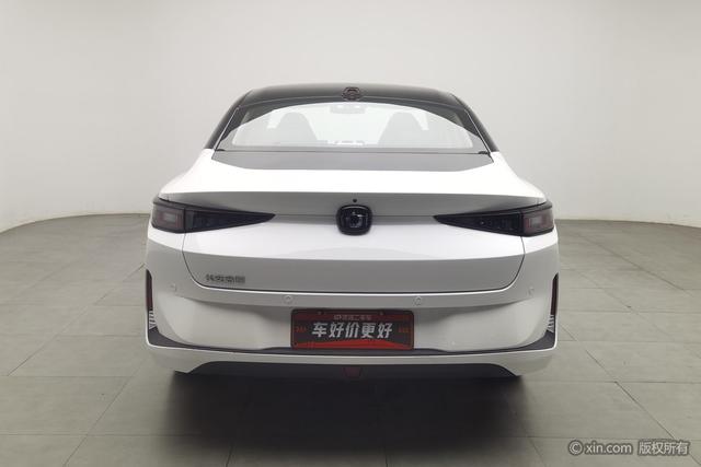 Changan Qiyuan A05 - фото 3