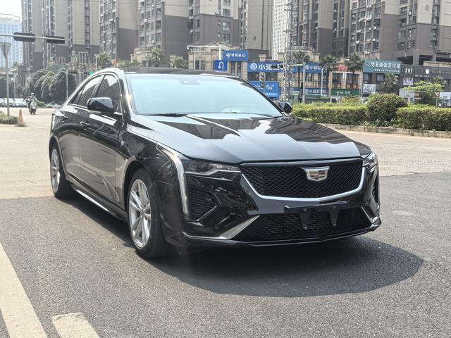 Cadillac CT4 - фото 1