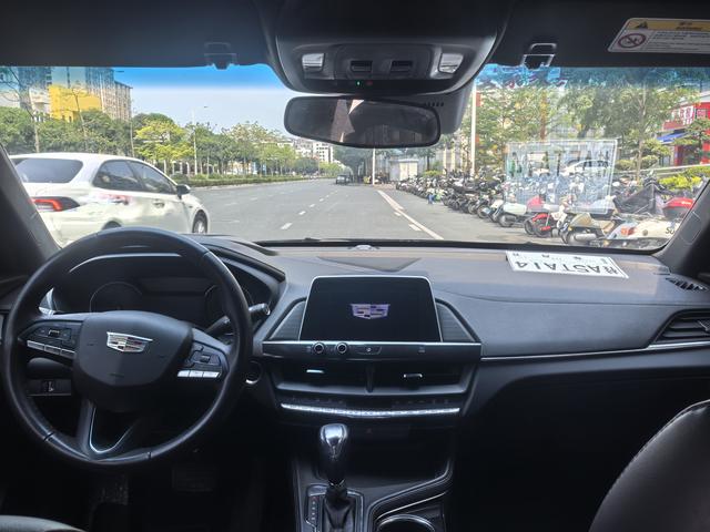 Cadillac CT4 - фото 3
